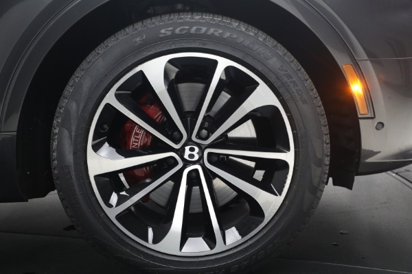 Used 2021 Bentley Bentayga V8 for sale Sold at Maserati of Westport in Westport CT 06880 14