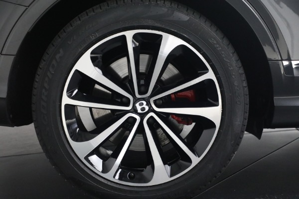 Used 2021 Bentley Bentayga V8 for sale Sold at Maserati of Westport in Westport CT 06880 16