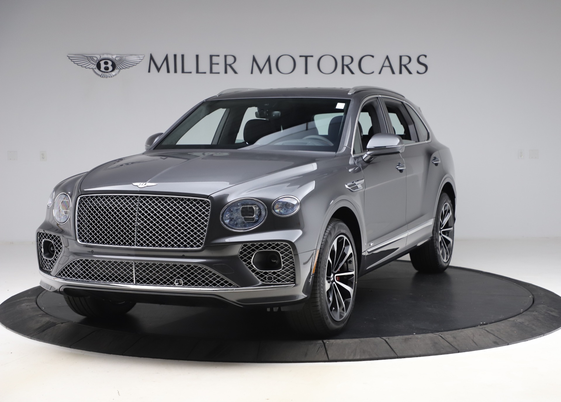 New 2021 Bentley Bentayga V8 for sale $213,720 at Maserati of Westport in Westport CT 06880 1