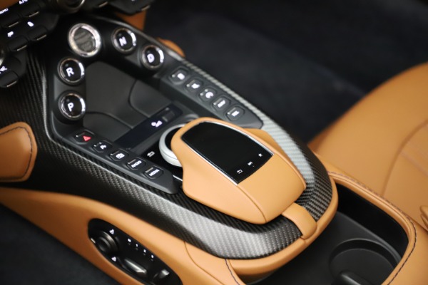 New 2021 Aston Martin Vantage Roadster Convertible for sale $205,686 at Maserati of Westport in Westport CT 06880 18