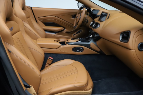 New 2021 Aston Martin Vantage Roadster Convertible for sale $205,686 at Maserati of Westport in Westport CT 06880 20