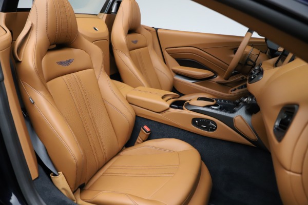 New 2021 Aston Martin Vantage Roadster Convertible for sale $205,686 at Maserati of Westport in Westport CT 06880 21