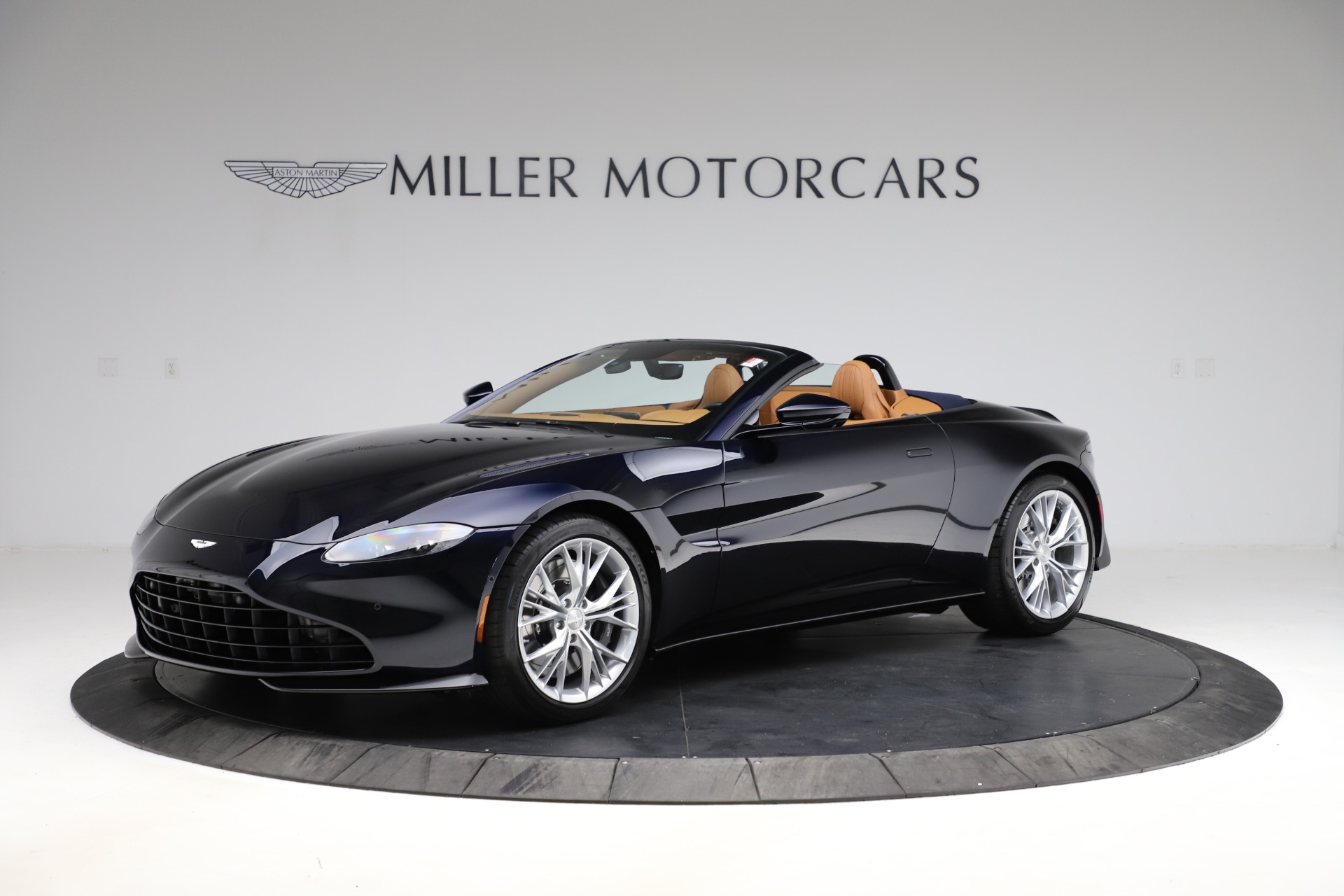 New 2021 Aston Martin Vantage Roadster Convertible for sale $205,686 at Maserati of Westport in Westport CT 06880 1