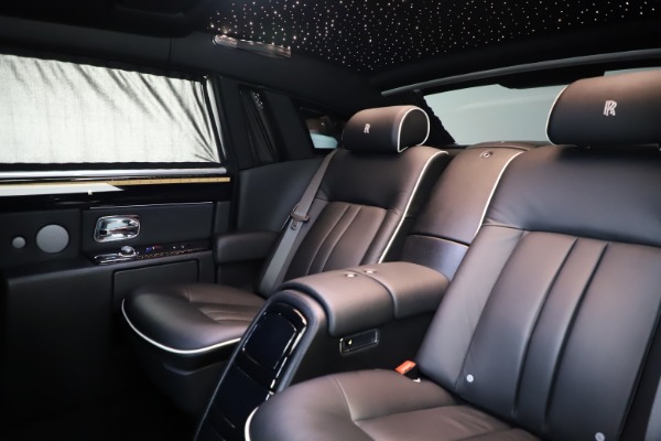 Used 2015 Rolls-Royce Phantom EWB for sale Sold at Maserati of Westport in Westport CT 06880 14