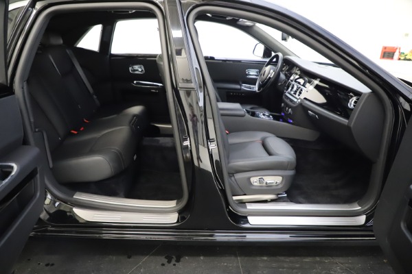 Used 2016 Rolls-Royce Ghost for sale $165,900 at Maserati of Westport in Westport CT 06880 28
