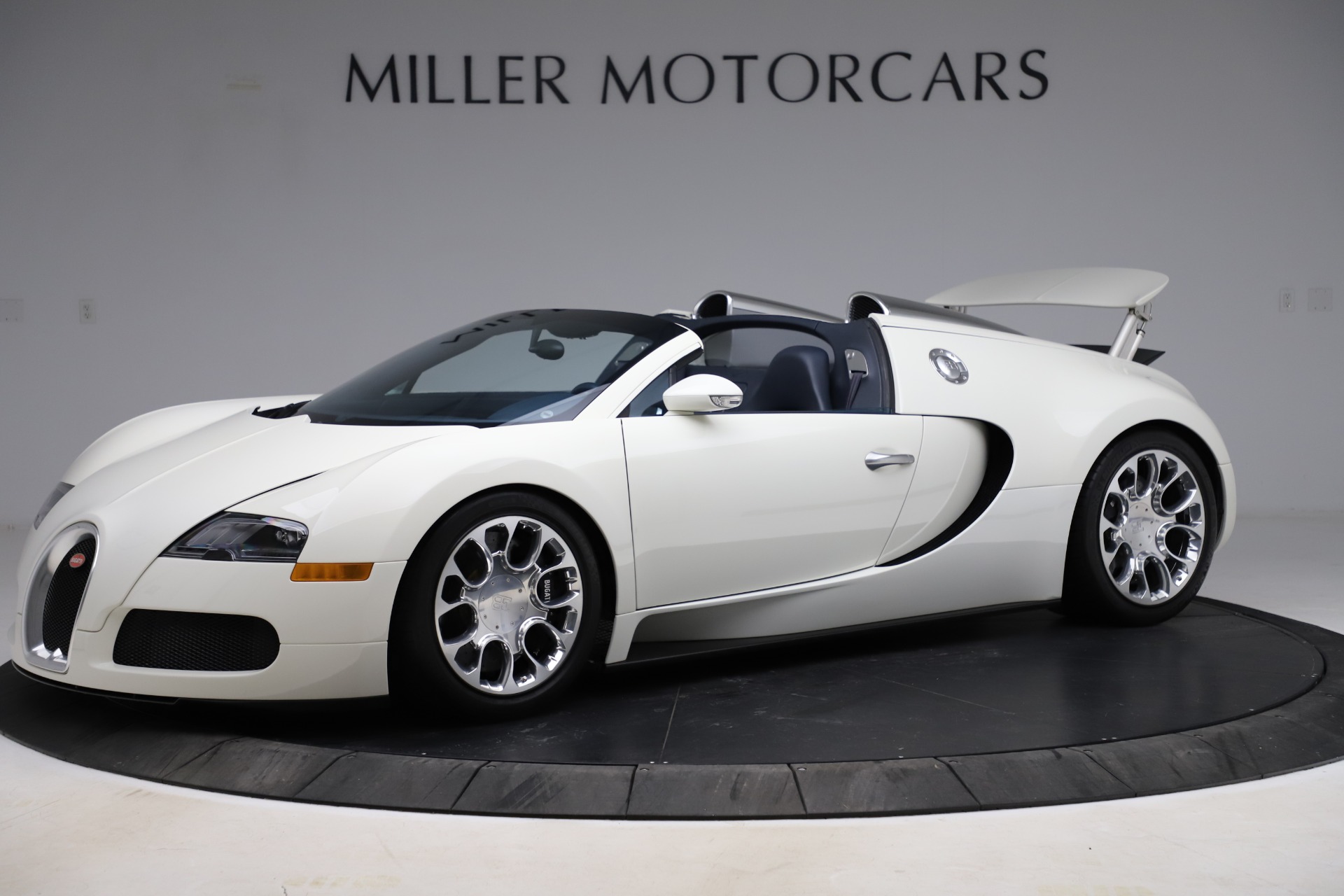 Used 2010 Bugatti Veyron 16.4 Grand Sport for sale Sold at Maserati of Westport in Westport CT 06880 1