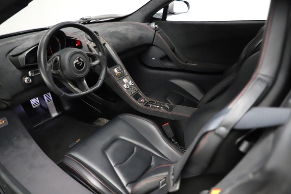 Used 2016 McLaren 675LT Spider for sale $275,900 at Maserati of Westport in Westport CT 06880 22