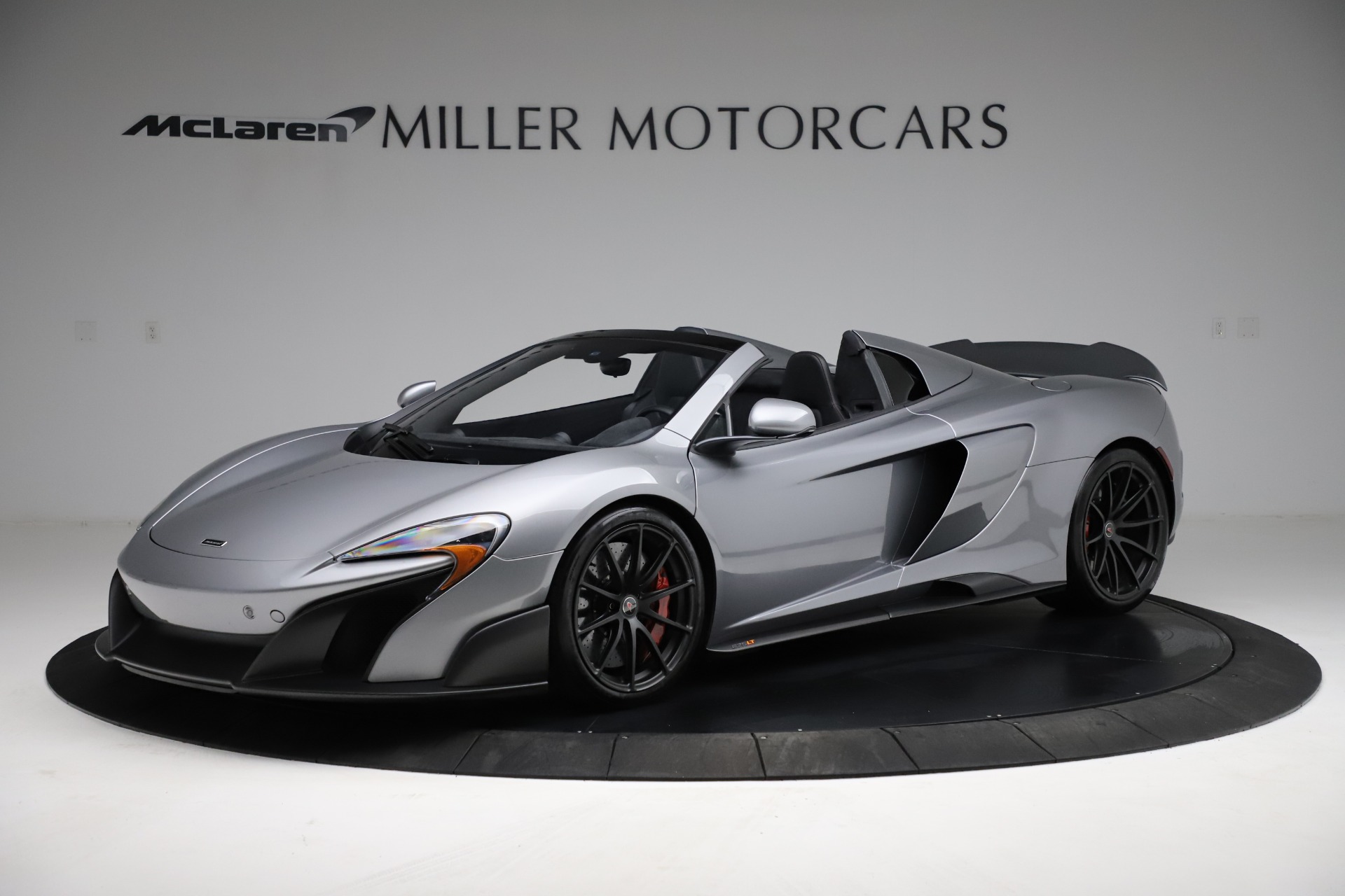 Used 2016 McLaren 675LT Spider for sale $275,900 at Maserati of Westport in Westport CT 06880 1