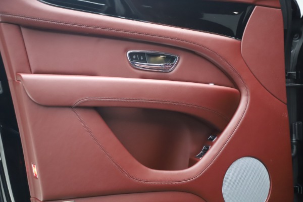 New 2021 Bentley Bentayga Hybrid for sale Sold at Maserati of Westport in Westport CT 06880 16