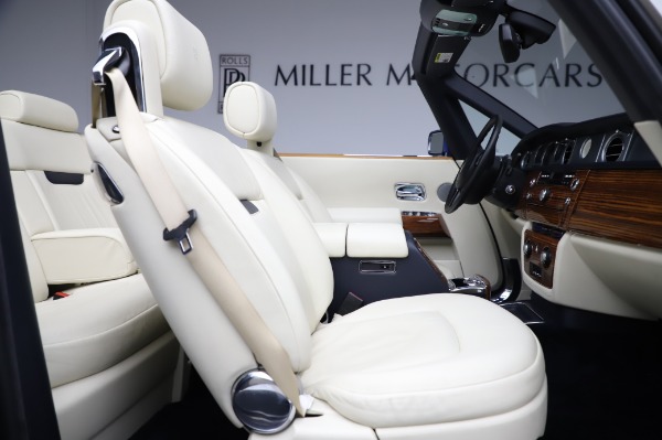 Used 2009 Rolls-Royce Phantom Drophead Coupe for sale Sold at Maserati of Westport in Westport CT 06880 25