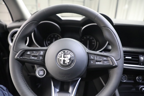 Used 2021 Alfa Romeo Stelvio Q4 for sale $28,900 at Maserati of Westport in Westport CT 06880 17