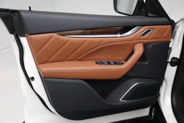New 2021 Maserati Levante Q4 GranLusso for sale $89,735 at Maserati of Westport in Westport CT 06880 17