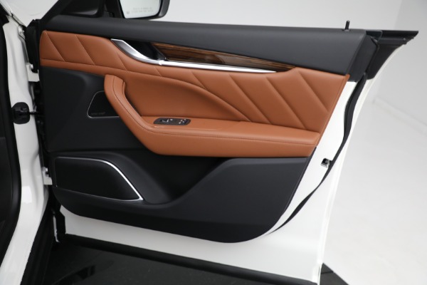 New 2021 Maserati Levante Q4 GranLusso for sale $89,735 at Maserati of Westport in Westport CT 06880 23