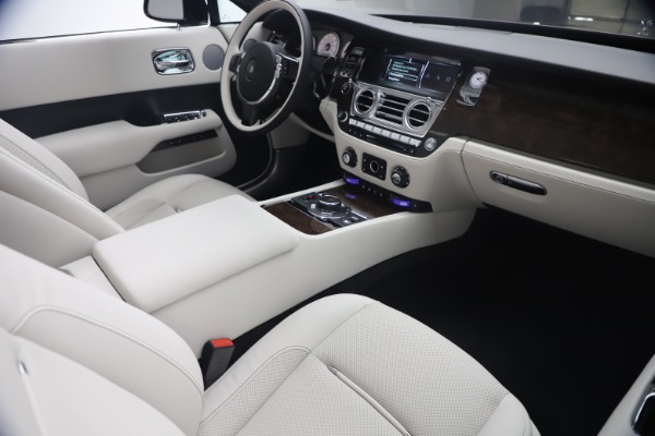 New 2021 Rolls-Royce Dawn for sale $391,350 at Maserati of Westport in Westport CT 06880 28