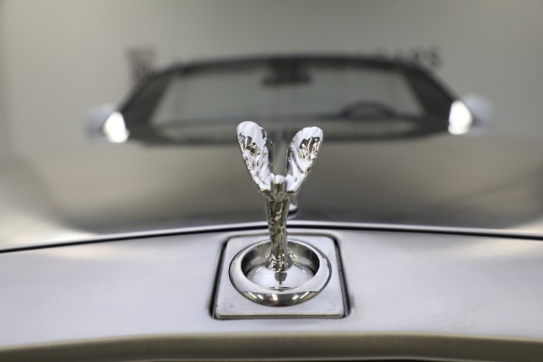 Used 2017 Rolls-Royce Phantom Drophead Coupe for sale Sold at Maserati of Westport in Westport CT 06880 25