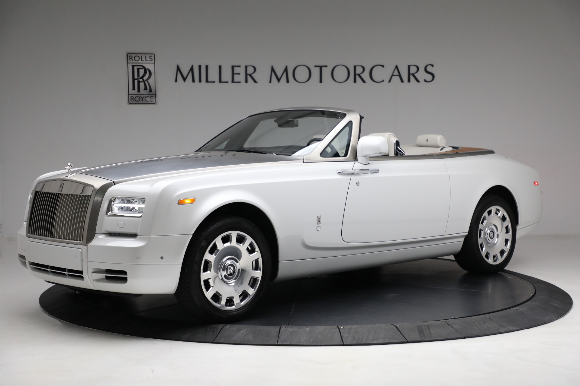 Used 2017 Rolls-Royce Phantom Drophead Coupe for sale Sold at Maserati of Westport in Westport CT 06880 1