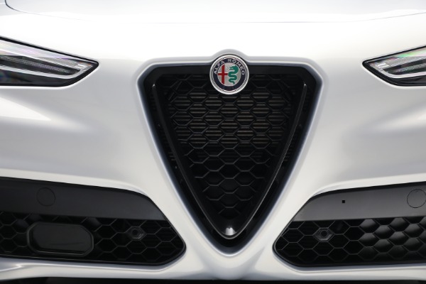 New 2022 Alfa Romeo Stelvio Sprint for sale Sold at Maserati of Westport in Westport CT 06880 26