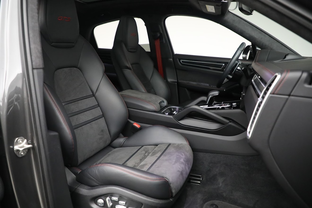 Overkill: Porsche Cayenne with Louis Vuitton Interior - GTspirit