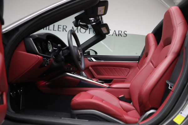 Used 2021 Porsche 911 Targa 4S for sale Sold at Maserati of Westport in Westport CT 06880 21