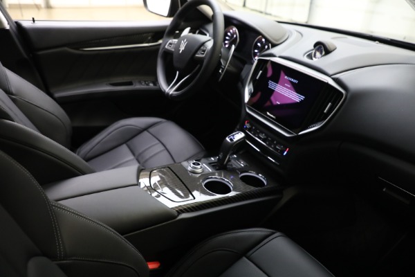 New 2022 Maserati Ghibli Modena Q4 for sale Sold at Maserati of Westport in Westport CT 06880 18