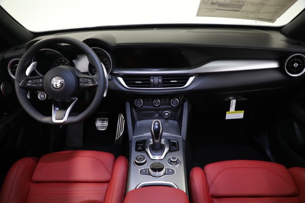 New 2022 Alfa Romeo Stelvio Veloce for sale Sold at Maserati of Westport in Westport CT 06880 16