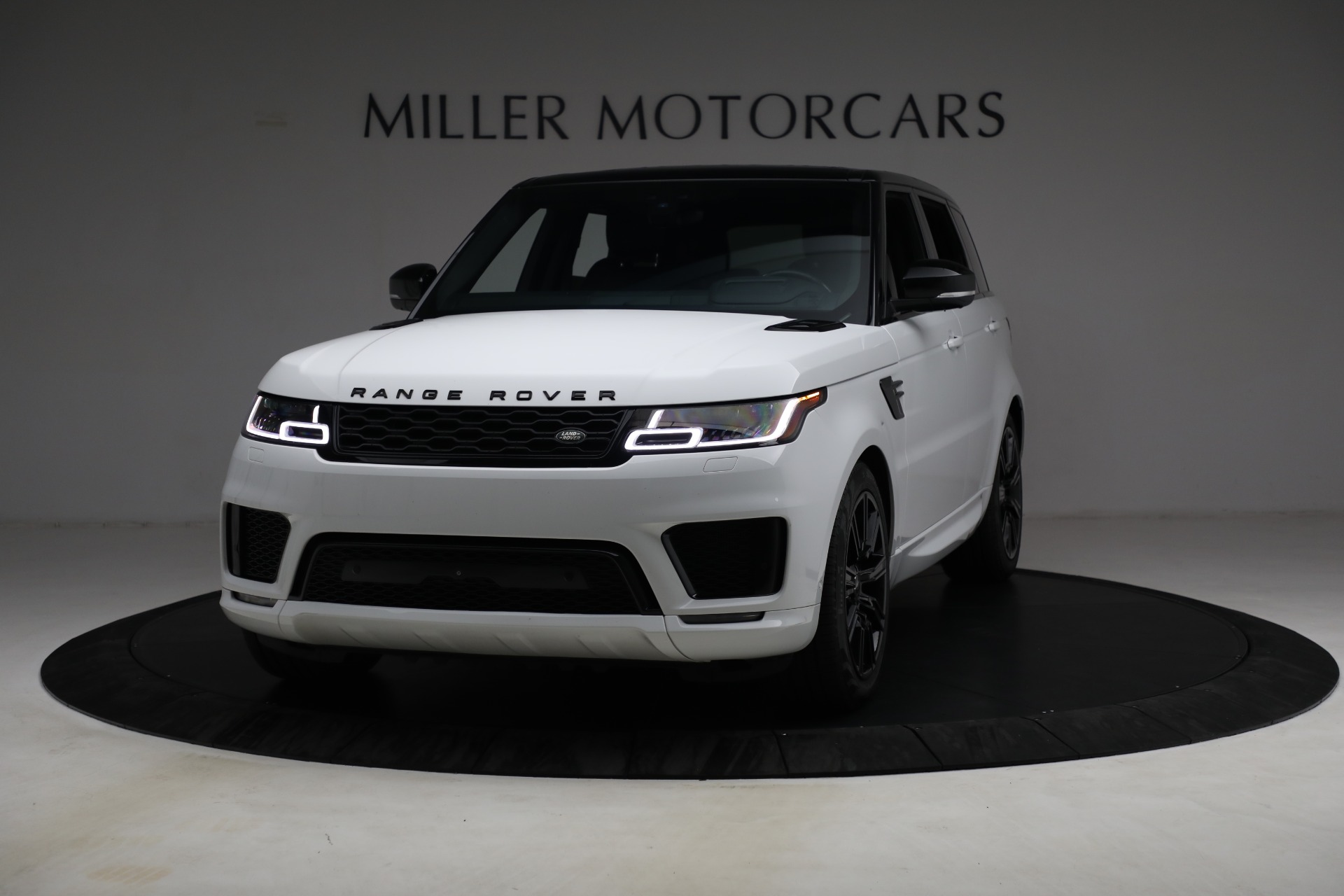 Used 2018 Land Rover Range Rover Sport Supercharged Dynamic for sale $82,900 at Maserati of Westport in Westport CT 06880 1