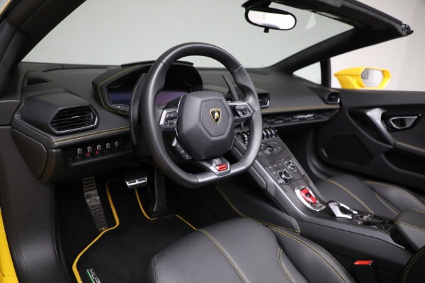 Used 2017 Lamborghini Huracan LP 580-2 Spyder for sale Sold at Maserati of Westport in Westport CT 06880 20