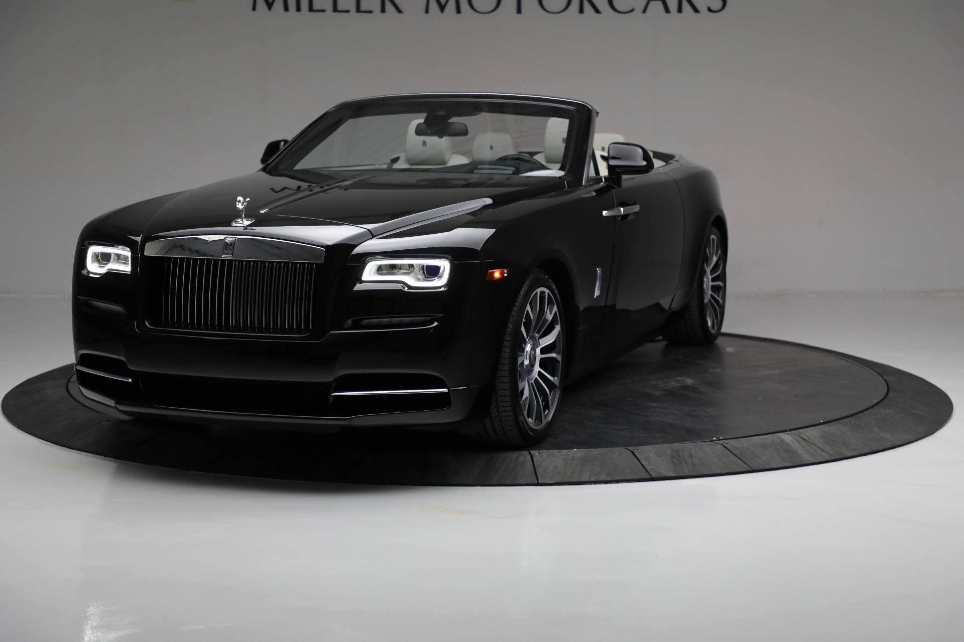 Used 2018 Rolls-Royce Dawn for sale Sold at Maserati of Westport in Westport CT 06880 1