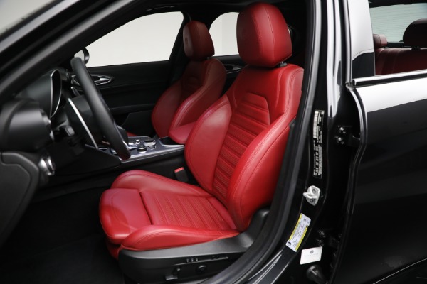 Used 2022 Alfa Romeo Giulia Veloce for sale Sold at Maserati of Westport in Westport CT 06880 10
