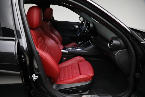 Used 2022 Alfa Romeo Giulia Veloce for sale Sold at Maserati of Westport in Westport CT 06880 11
