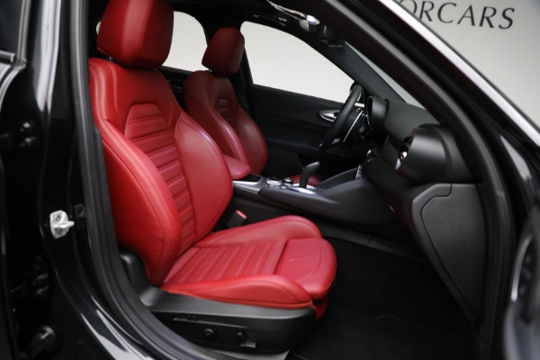 Used 2022 Alfa Romeo Giulia Veloce for sale Sold at Maserati of Westport in Westport CT 06880 12