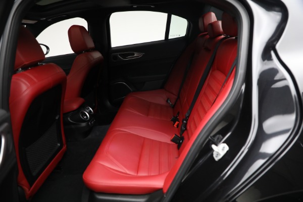 Used 2022 Alfa Romeo Giulia Veloce for sale Sold at Maserati of Westport in Westport CT 06880 13
