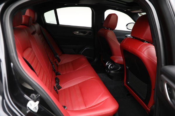 Used 2022 Alfa Romeo Giulia Veloce for sale Sold at Maserati of Westport in Westport CT 06880 15