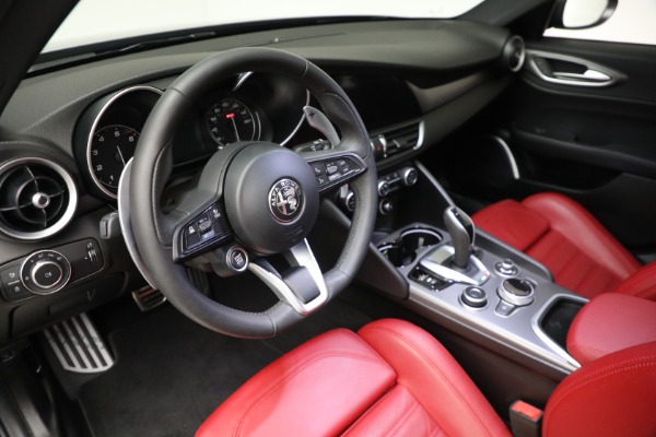 Used 2022 Alfa Romeo Giulia Veloce for sale Sold at Maserati of Westport in Westport CT 06880 17