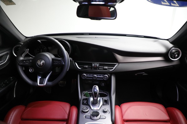 Used 2022 Alfa Romeo Giulia Veloce for sale Sold at Maserati of Westport in Westport CT 06880 18