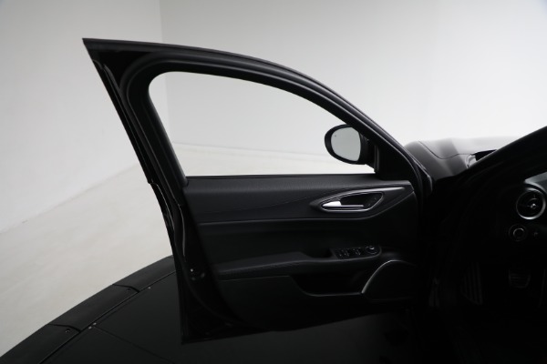 Used 2022 Alfa Romeo Giulia Veloce for sale Sold at Maserati of Westport in Westport CT 06880 19