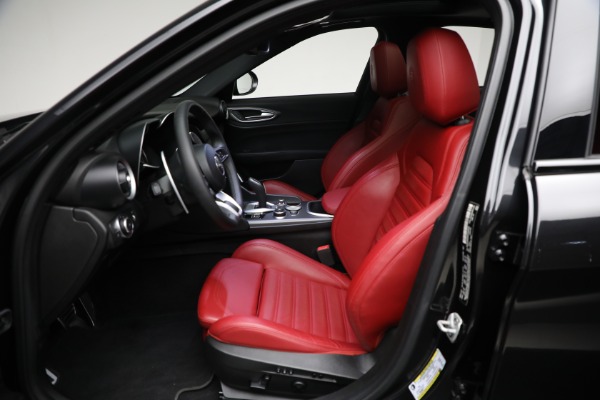 Used 2022 Alfa Romeo Giulia Veloce for sale Sold at Maserati of Westport in Westport CT 06880 9