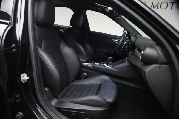 Used 2022 Alfa Romeo Giulia Veloce for sale $27,900 at Maserati of Westport in Westport CT 06880 16
