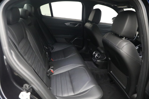 Used 2022 Alfa Romeo Giulia Veloce for sale $27,900 at Maserati of Westport in Westport CT 06880 17