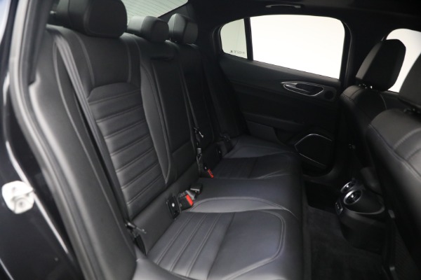Used 2022 Alfa Romeo Giulia Veloce for sale $27,900 at Maserati of Westport in Westport CT 06880 19
