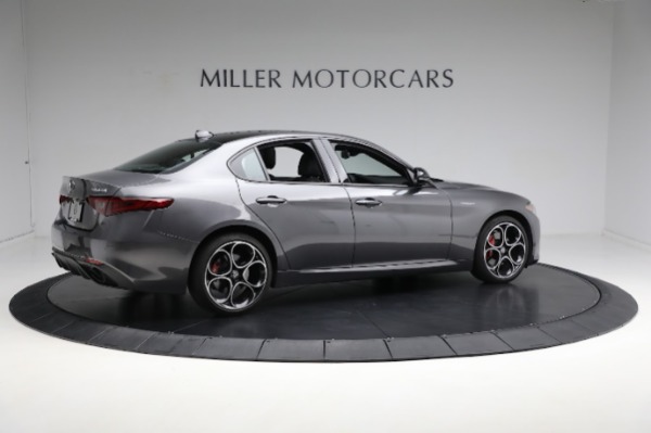 Used 2022 Alfa Romeo Giulia Veloce for sale $37,900 at Maserati of Westport in Westport CT 06880 12