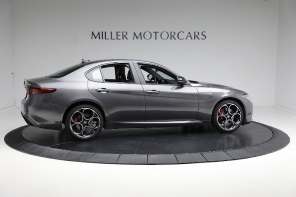 Used 2022 Alfa Romeo Giulia Veloce for sale $37,900 at Maserati of Westport in Westport CT 06880 13