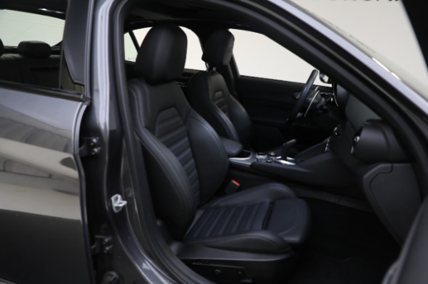 Used 2022 Alfa Romeo Giulia Veloce for sale Sold at Maserati of Westport in Westport CT 06880 22
