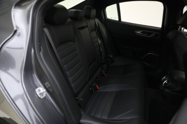 Used 2022 Alfa Romeo Giulia Veloce for sale Sold at Maserati of Westport in Westport CT 06880 26