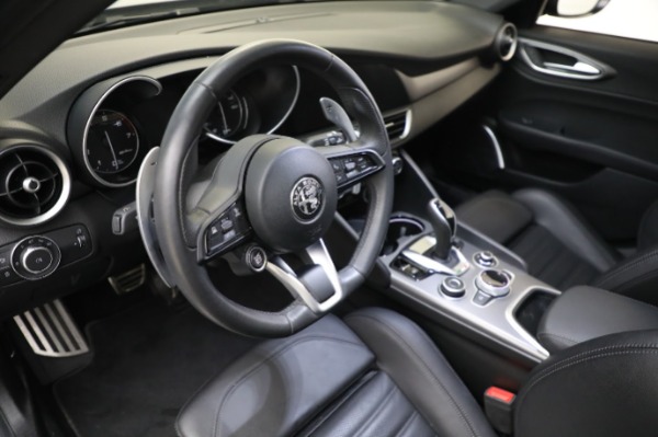 Used 2022 Alfa Romeo Giulia Veloce for sale Sold at Maserati of Westport in Westport CT 06880 27