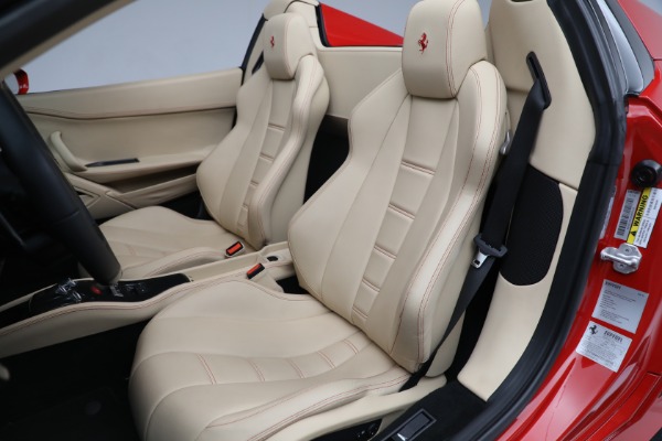Used 2014 Ferrari 458 Spider for sale $319,900 at Maserati of Westport in Westport CT 06880 27