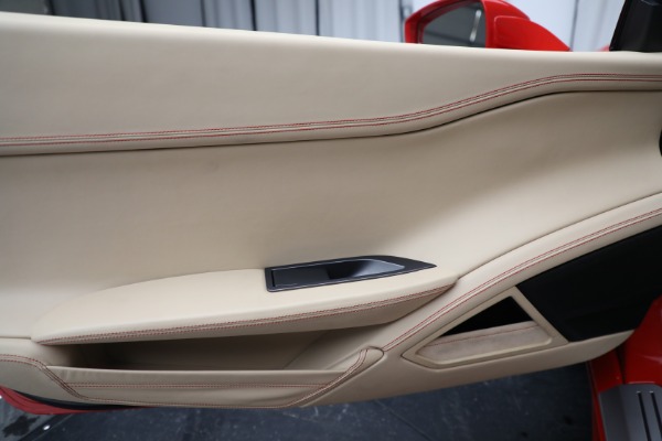 Used 2014 Ferrari 458 Spider for sale $319,900 at Maserati of Westport in Westport CT 06880 28