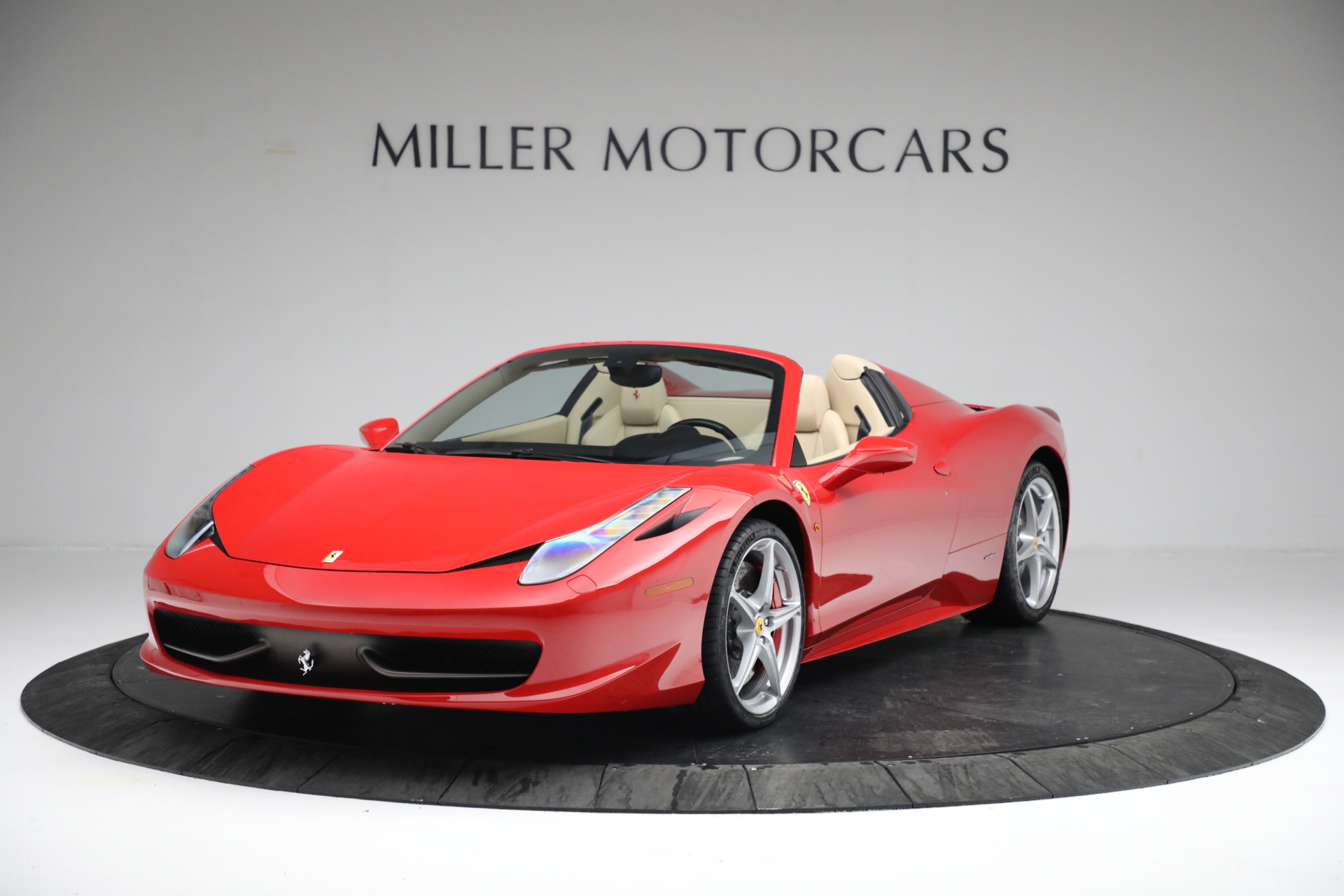 Used 2014 Ferrari 458 Spider for sale $319,900 at Maserati of Westport in Westport CT 06880 1