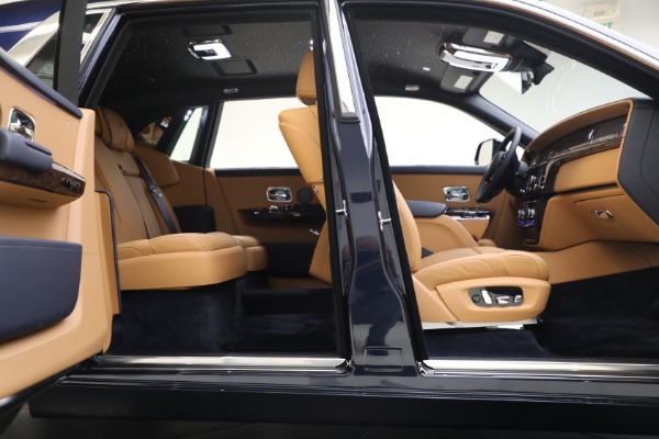 Used 2022 Rolls-Royce Phantom for sale Sold at Maserati of Westport in Westport CT 06880 28