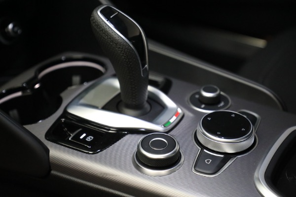 New 2022 Alfa Romeo Giulia Veloce for sale Sold at Maserati of Westport in Westport CT 06880 18
